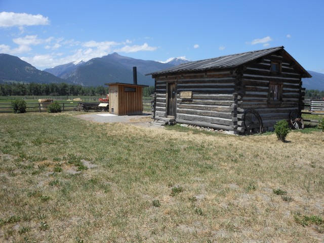 picture showing Old log cabin, it is not accessible.