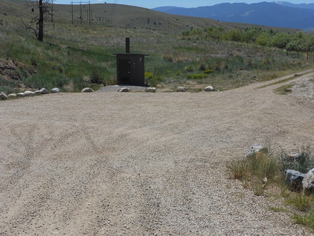 picture showing Rainbow Unit has latrine and boat launch.