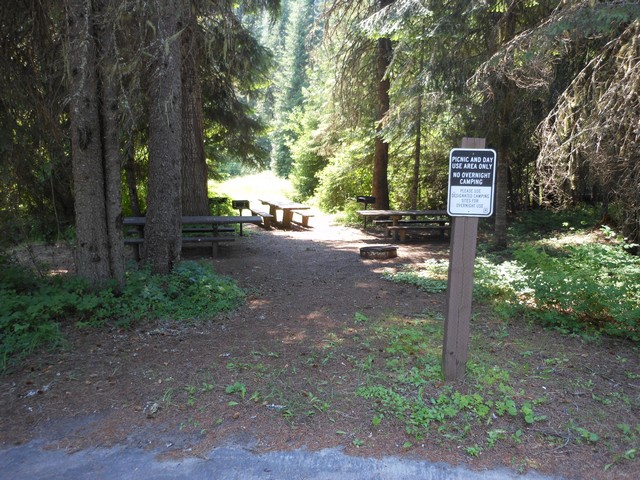 picture showing Picnic area for day-use.