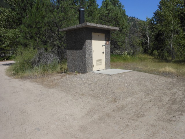 picture showing Slope to latrine is 13.6%.