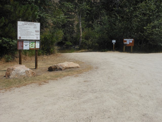 picture showing Regulation sign and boat ramp.