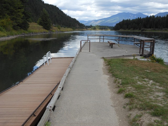 picture showing Closer view of fishing platform adjacent to the boat launch area.