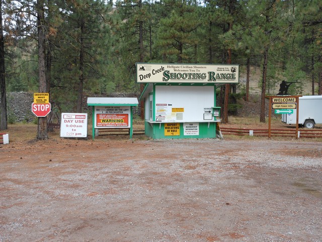 picture showing Fee station and sign in booth.