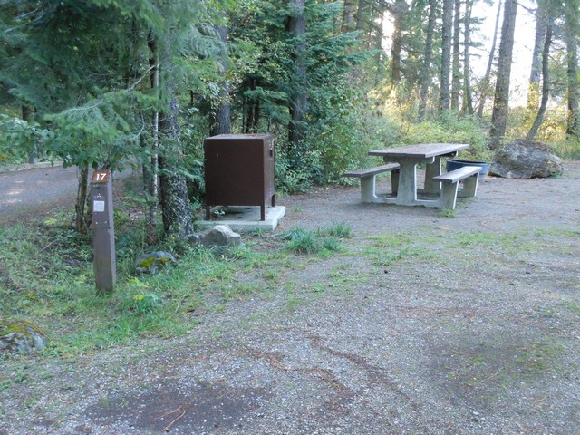 picture showing Campsite #17 located in lower loop A does meet accessibility standards even though it is not marked accessible.