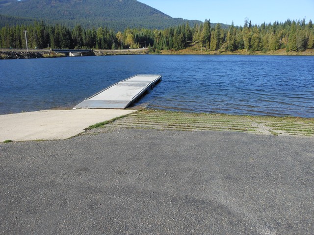 picture showing Boat launch area with dock & ramp.