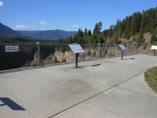 picture showing More interpretive panels at the overlook.