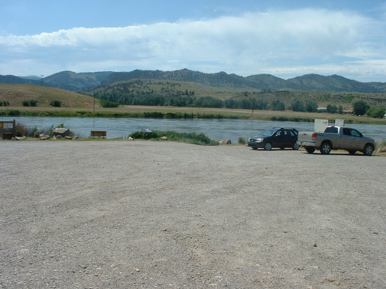 picture showing Wolf Creek Bridge Fishing Access Parking.